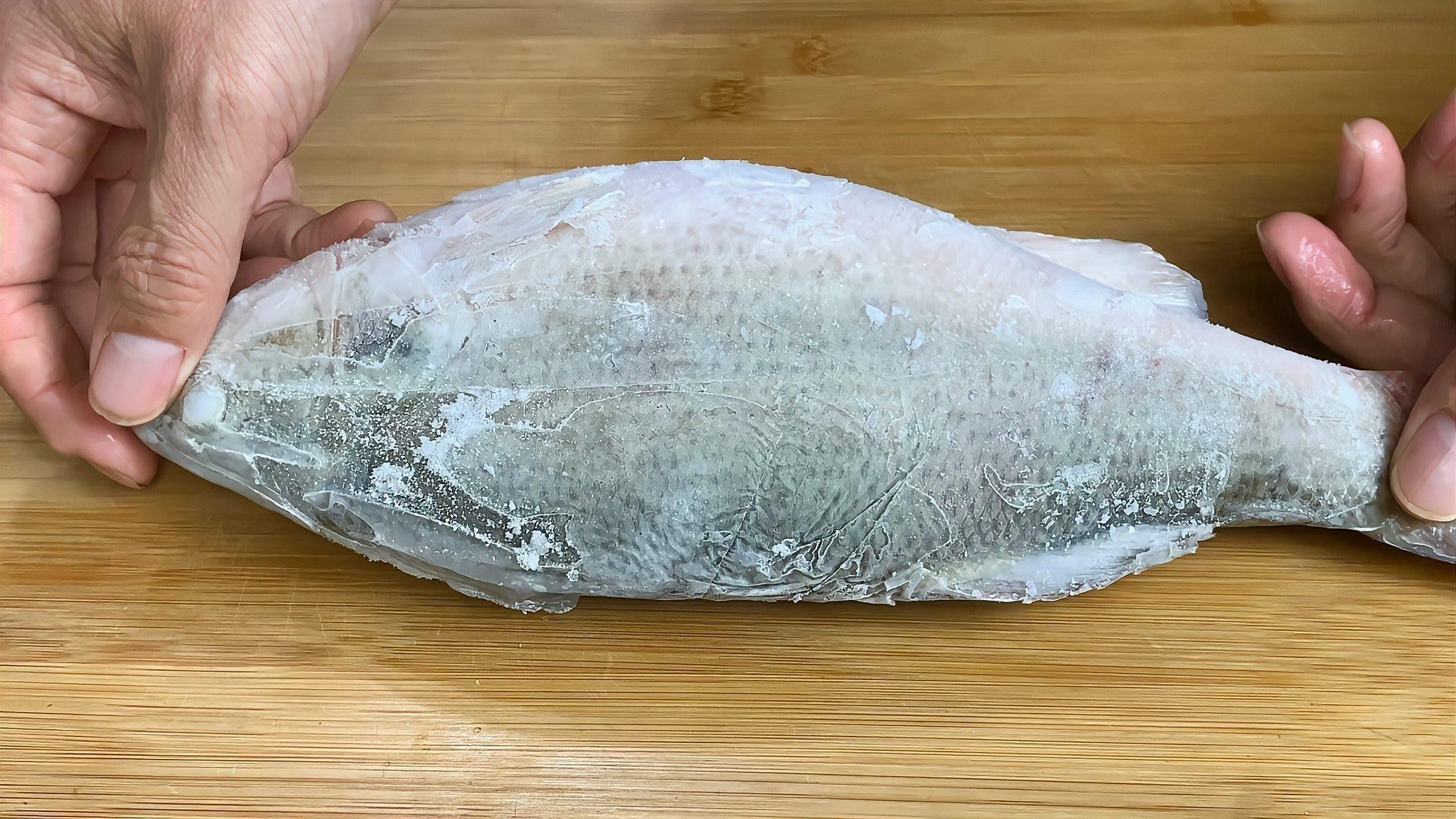 如何判斷魚肉是否新鮮（丨名醫番茄健康小課堂魚肉是否新鮮度）