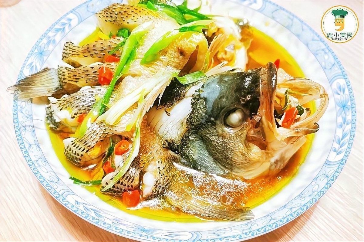 龍魚配菜如何去腥（大廚教你鱘龍魚的處理技巧和做法，不腥不柴鮮香滑嫩超子美食）