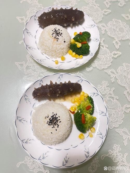 火龍魚除了面包蟲還能吃什么（中國小火龍魚吃什么食物光影動創(chuàng)工坊火龍魚吃什么環(huán)球眼）