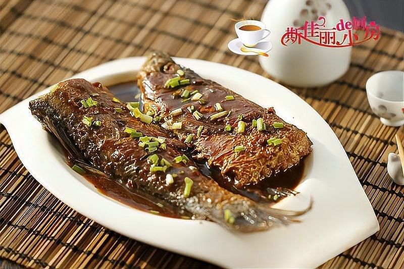 金龍魚擺盤需要哪些食材？（金龍魚怎么擺盤？）