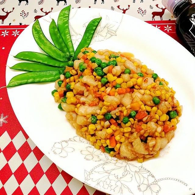 金龍魚擺盤需要哪些食材？（金龍魚怎么擺盤？）