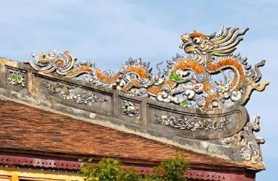 金龍?jiān)谠侥厦耖g有哪些傳說（金龍?jiān)谠侥衔幕杏泻误w現(xiàn)？）