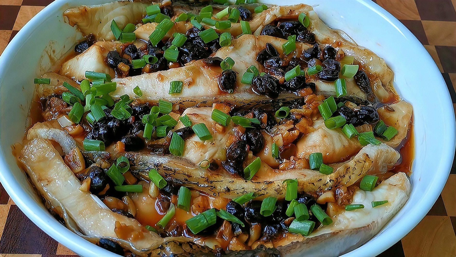 如何判斷豆豉蒸魚是否蒸熟？（如何判斷豆豉蒸魚是否蒸熟）