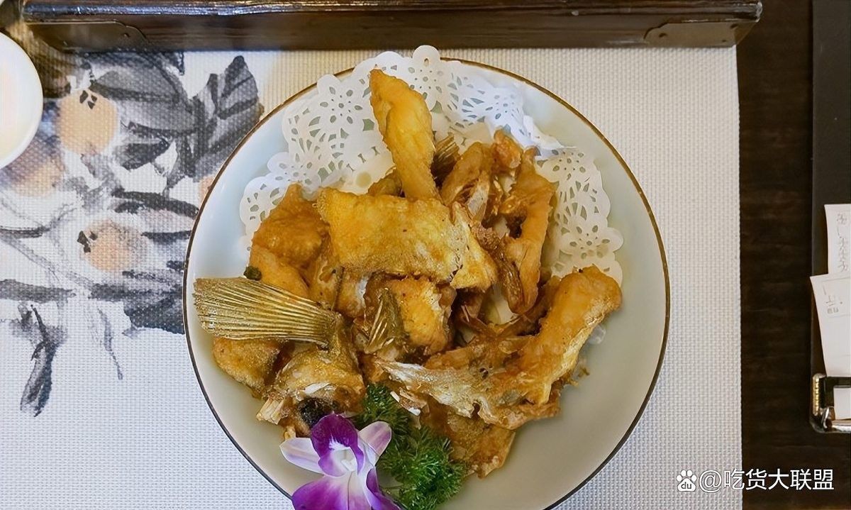 杜龍魚的最佳烹飪方法是什么（杜龍魚與杜仲等藥材慢燉3小時肉質軟爛且魚香濃郁）