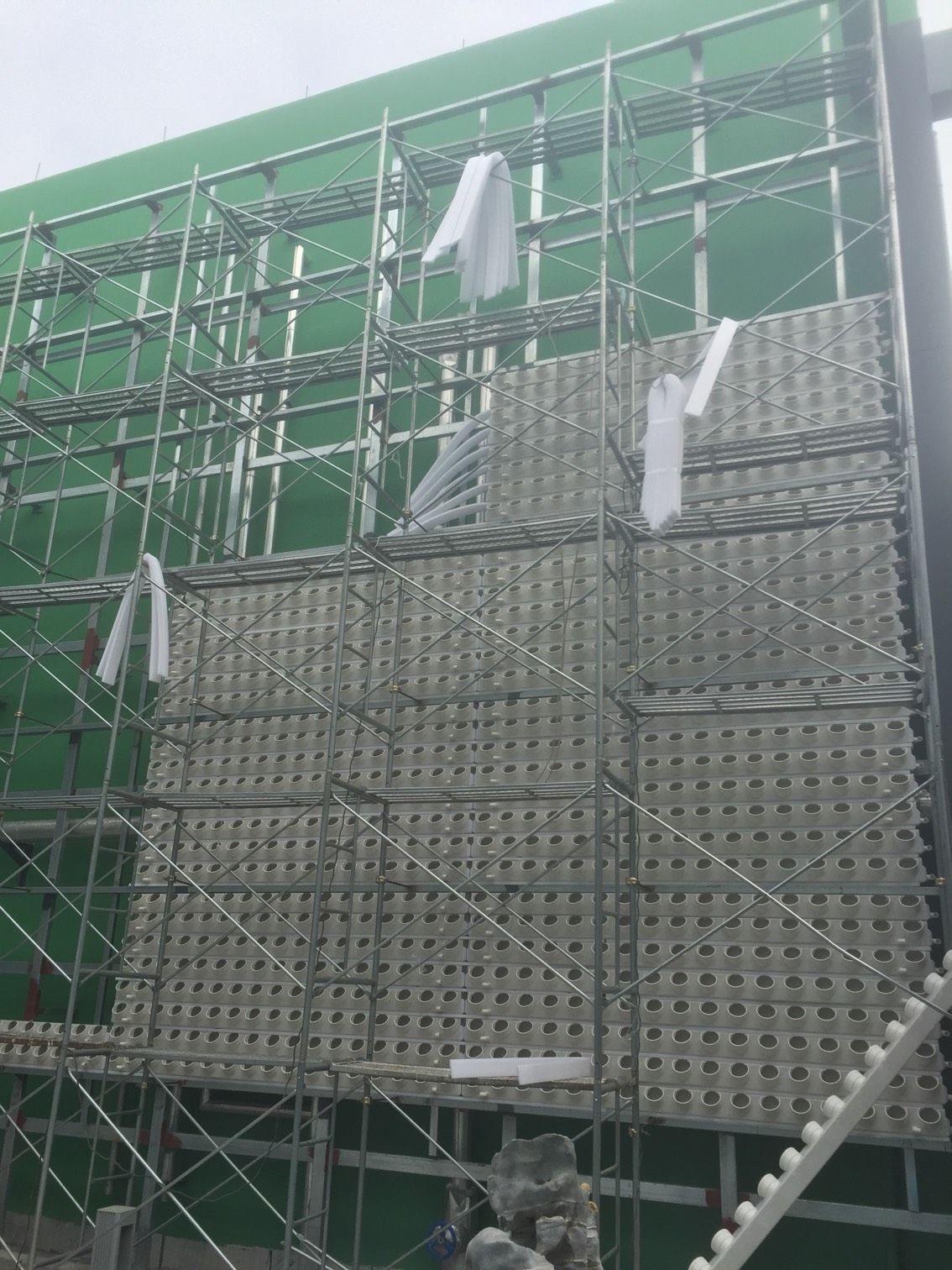 新奇綠墻以后魚池不用做過濾了