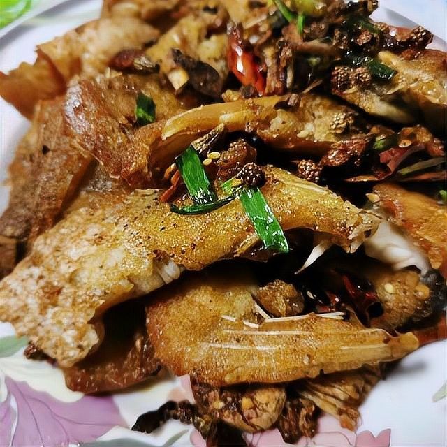 干煸和香煎龍魚哪個更健康？（干煸和香煎龍魚哪個更美味？）