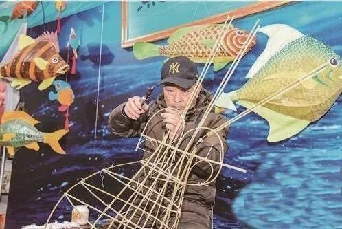 龍魚舞的道具制作過程（坎門鰲龍魚燈舞道具制作教程：龍魚舞的道具制作過程）