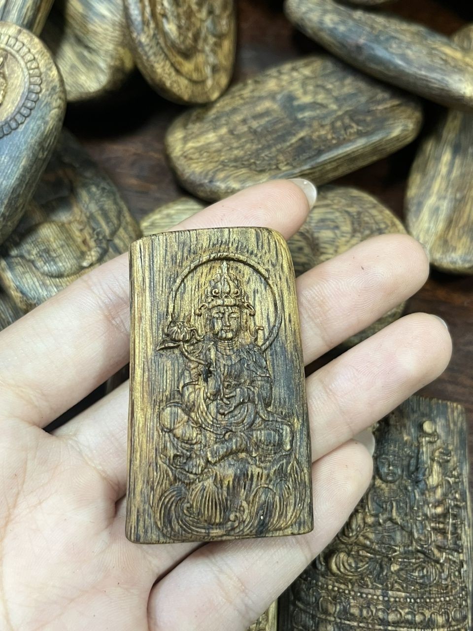 大老板，奇楠沉香佛牌來一個不（大老板，奇楠沉香佛牌來一個不，在一次重要的商務會議中）