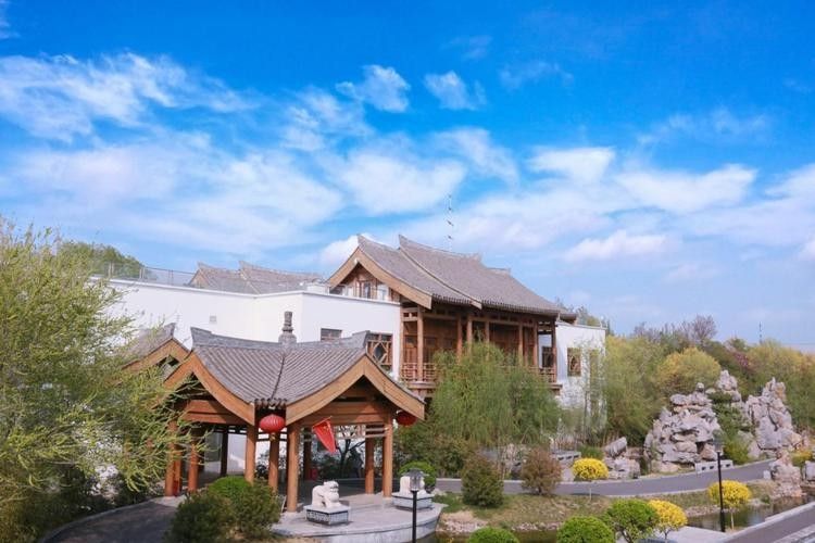 如何聯系這兩個基地？（中國北京出版創意產業基地北京市朝陽區焦化路18號園區公司企業聽）
