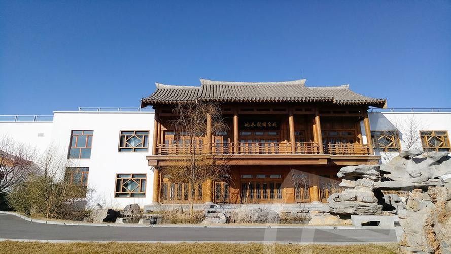 如何聯系這兩個基地？（中國北京出版創意產業基地北京市朝陽區焦化路18號園區公司企業聽）