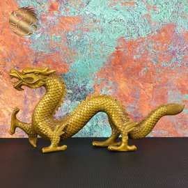 銅鎏金龍擺件的市場價格如何（現代工藝銅鎏金龍擺件有哪些寓意銅鎏金龍擺件有哪些寓意）