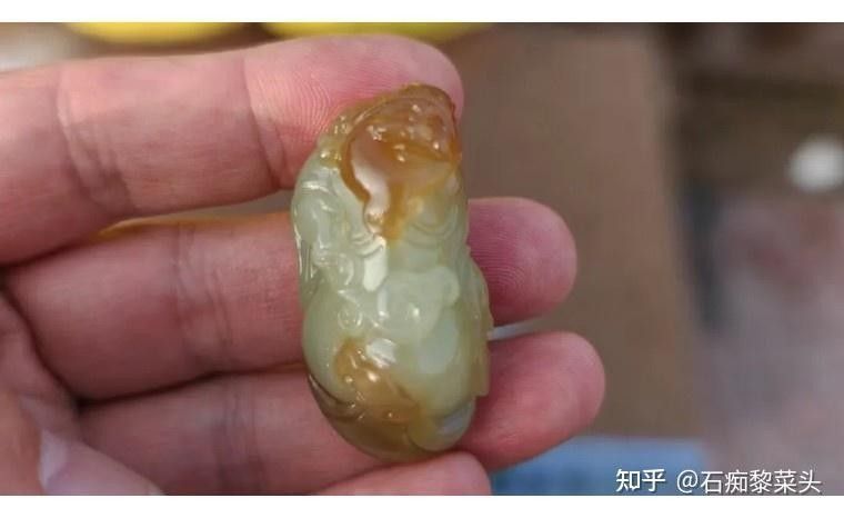 和田玉龍魚吊墜的價(jià)格是多少？（和田玉龍魚吊墜價(jià)格）