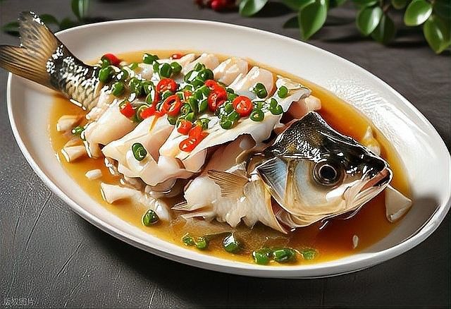 如何判斷深海紅龍魚是否煎熟？（判斷深海紅龍魚是否煎熟，大廚教你4招）