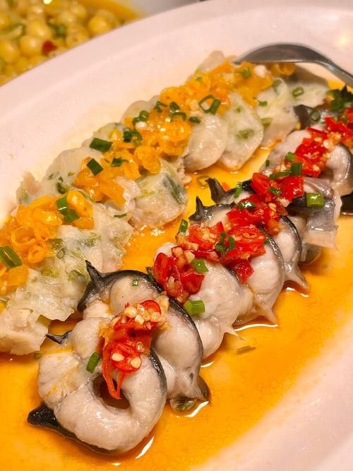 金龍魚搭配什么蔬菜最好（七大必吃食物，營養(yǎng)搭配全解析）