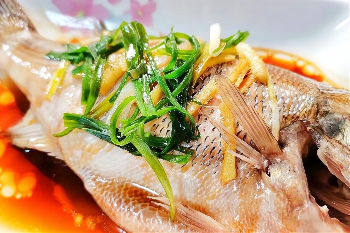 金龍魚清蒸時火候如何控制（金龍魚清蒸多久能熟3個關鍵因素和實操技巧解析）