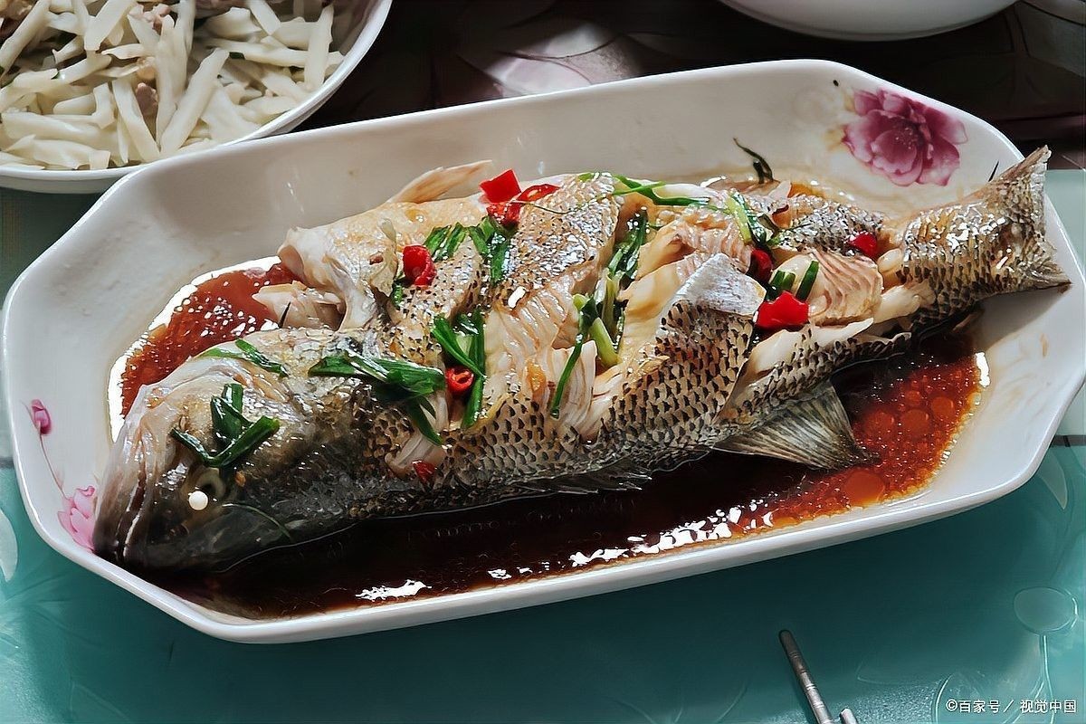 金龍魚清蒸時火候如何控制（金龍魚清蒸多久能熟3個關鍵因素和實操技巧解析）