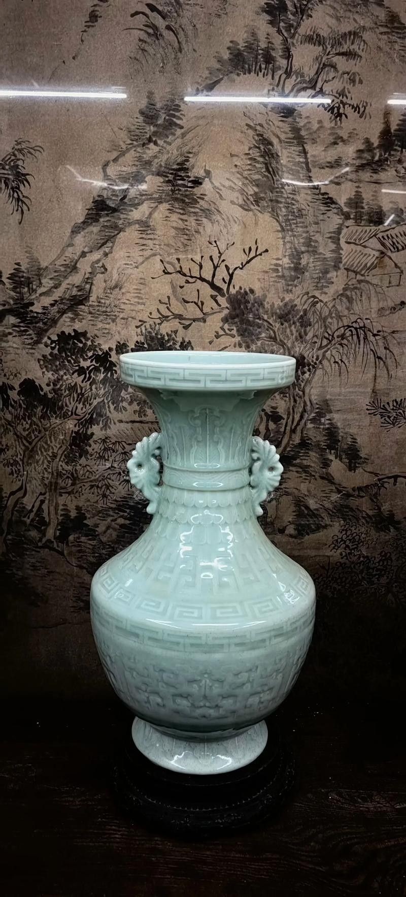 給我一些夔龍紋和蟠龍紋的瓷器圖片（夔龍紋和蟠龍紋是中國古代瓷器上常見的裝飾圖案）