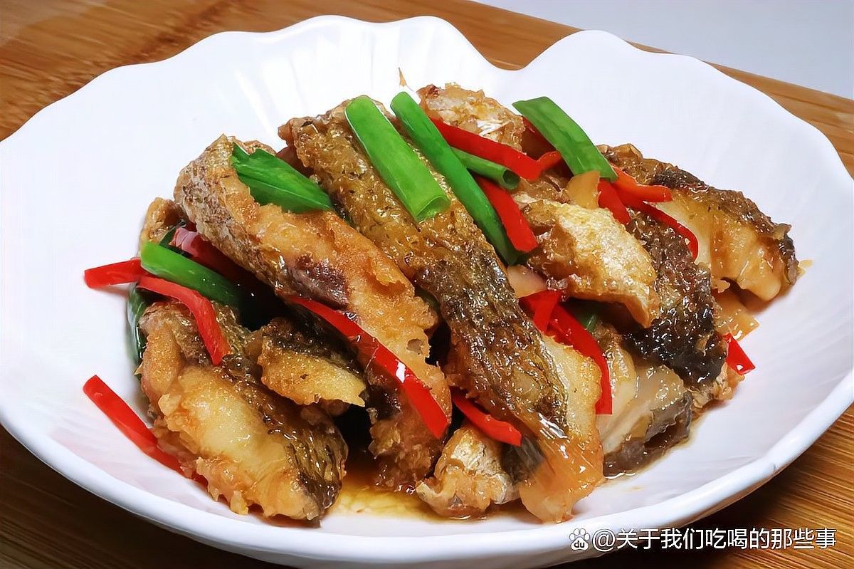 紅龍魚清蒸時(shí)如何腌制？（大廚教你一個(gè)清蒸紅龍魚技巧，鮮嫩無腥味）
