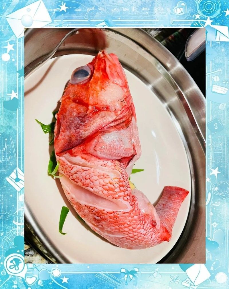 紅龍魚清蒸時(shí)如何腌制？（大廚教你一個(gè)清蒸紅龍魚技巧，鮮嫩無腥味）