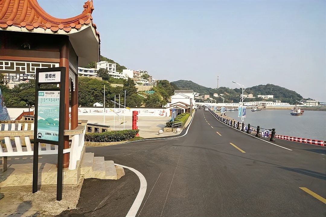 年輝漁村的環境如何？（中國東海之濱年輝漁村，環境優美，四季分明，）