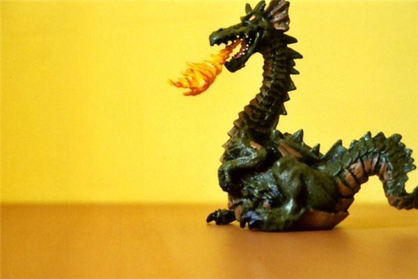 如何區分黑龍夢境的吉兇（中華傳統解夢學中黑龍夢境吉兇的區分需結合具體情境與象征意義綜合分析）