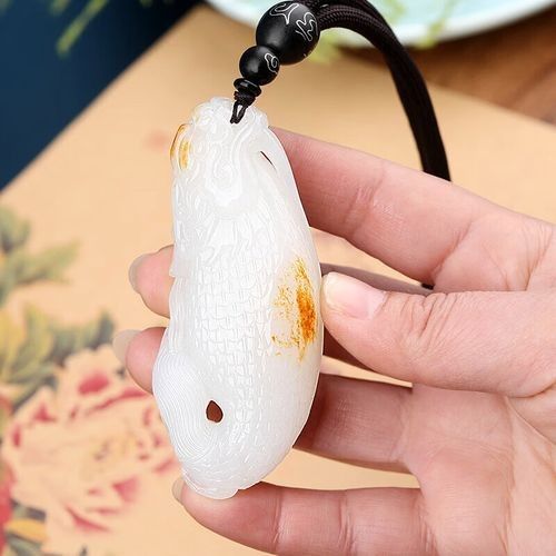 新疆和田玉籽料龍魚白玉