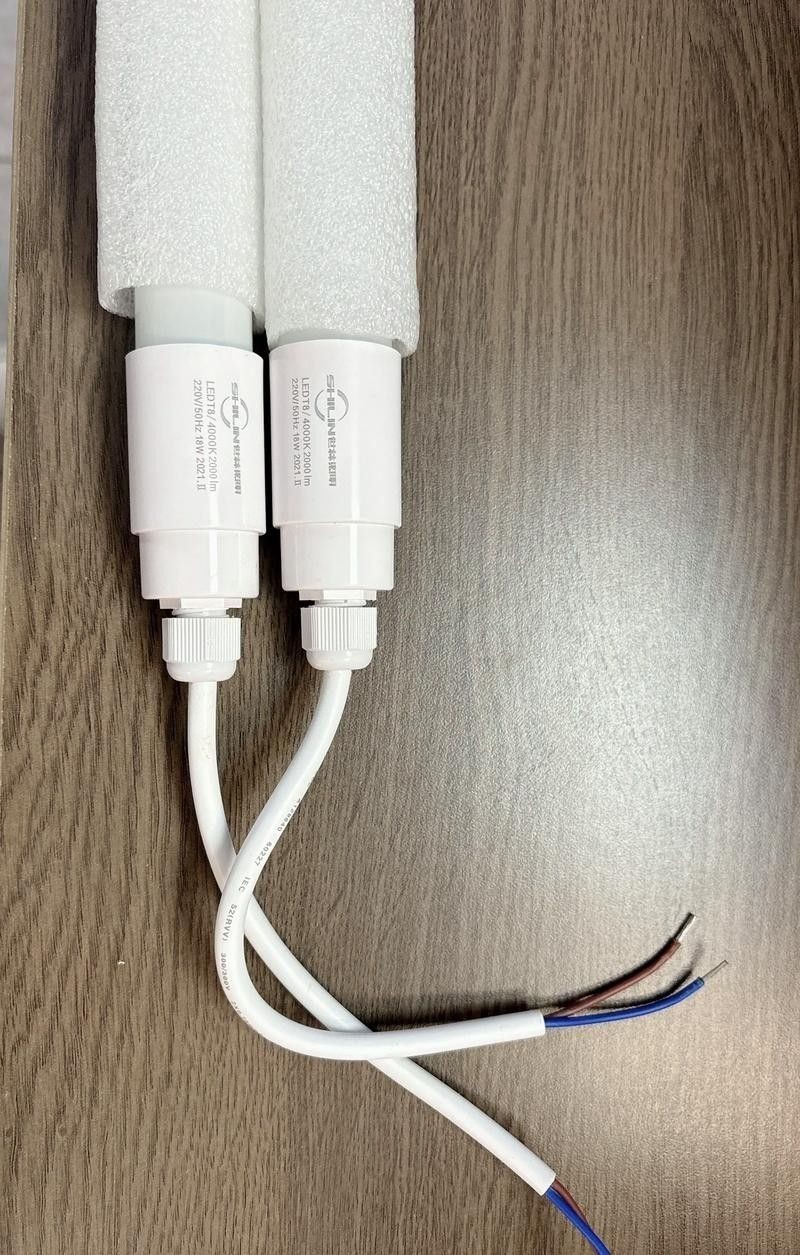 如何選擇適合龍魚的專用燈管