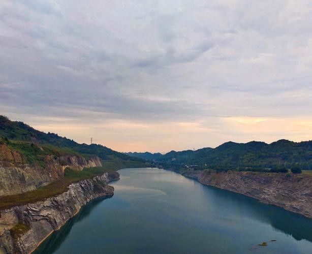 重慶九龍坡網紅景點（重慶九龍坡區華巖寺攜程旅行網打卡全民小視頻全民小視頻）