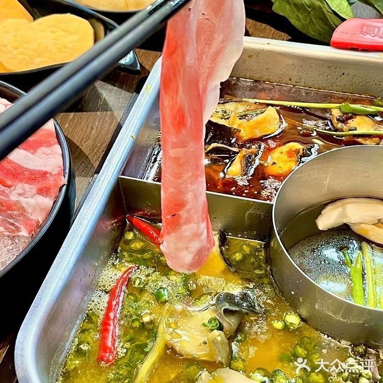 這些餐廳的鱘龍魚價格是多少？（北京親子游美食指南|米其林餐廳鱘龍魚價格）
