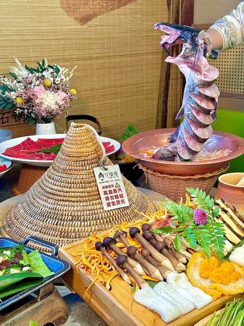云南蒸汽石鍋魚圖片