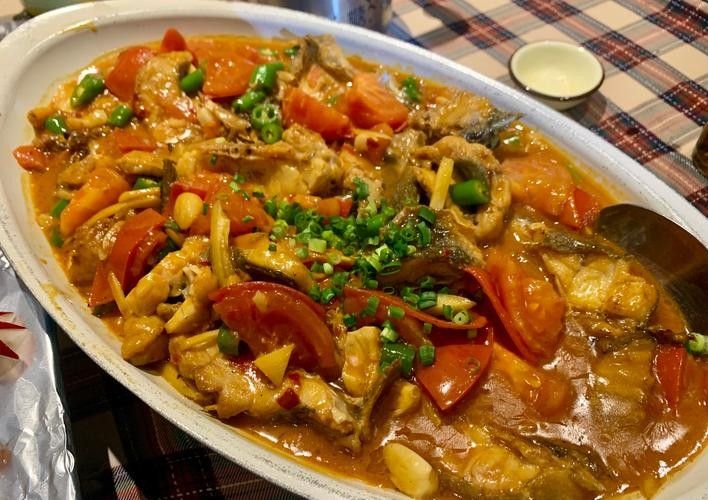 桂林陽朔什么魚出名（桂林陽朔爆款美食大搜羅漓江桂花魚有哪些特色魚火鍋店）