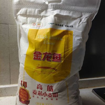 龍魚飼料十大品牌(龍魚飼料哪個(gè)品牌好)（龍魚飼料十大品牌）