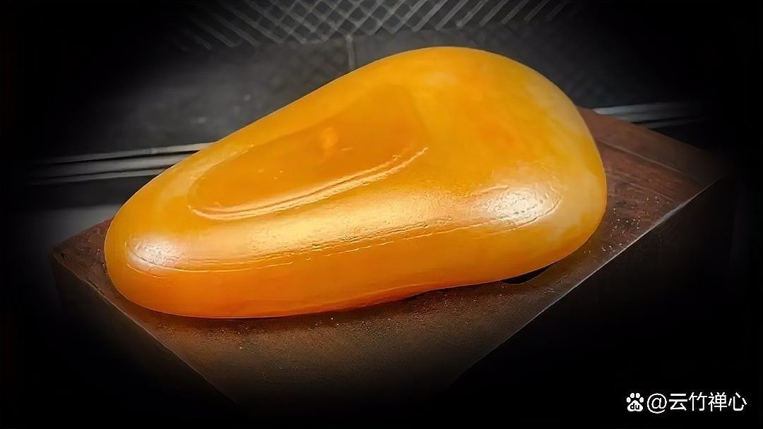 如何辨別真假玉器龍魚（云竹禪心，怎么辨別防真黃龍玉的真假） 如何辨別真假玉器龍魚（云竹禪心，怎么辨別防真黃龍玉的真假） 龍魚百科 第10張