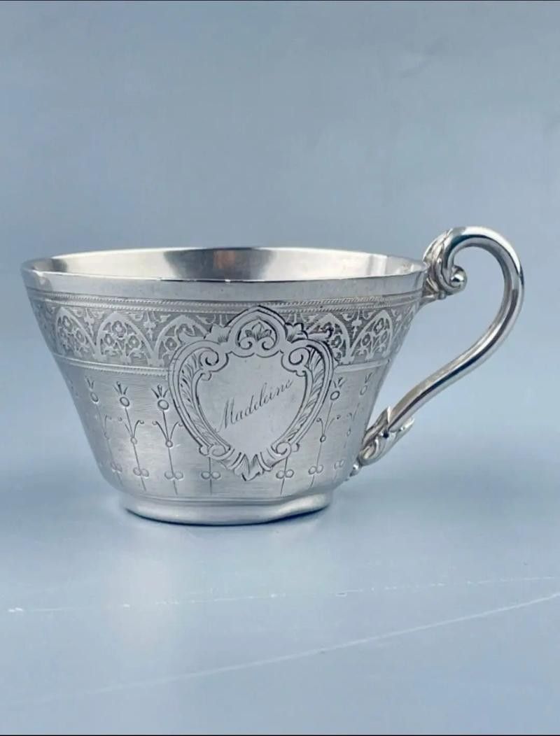 哪些因素會影響九龍銀杯的價值