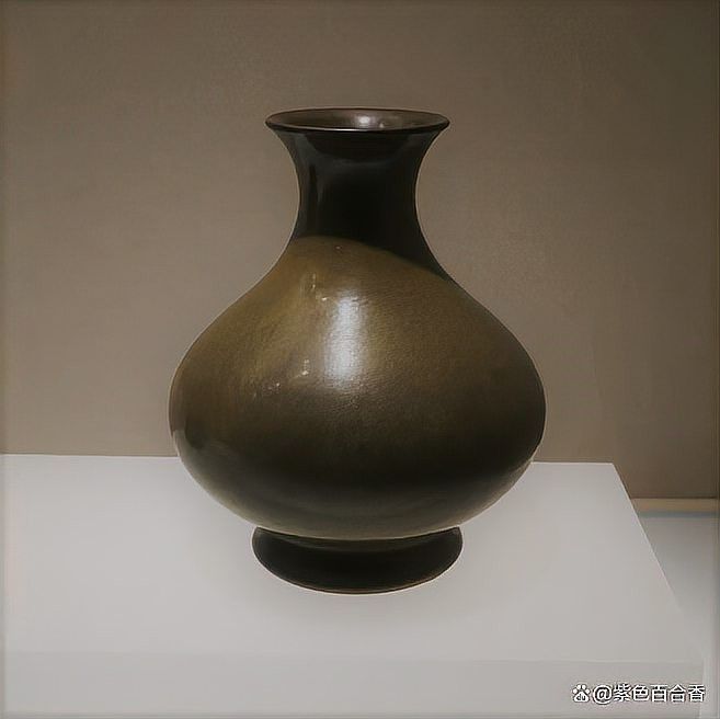 如何區(qū)分古典藍底與紫金藍底？