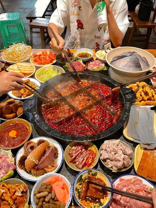 重慶特色美食（嗶哩嗶哩重慶有哪些知名小吃）