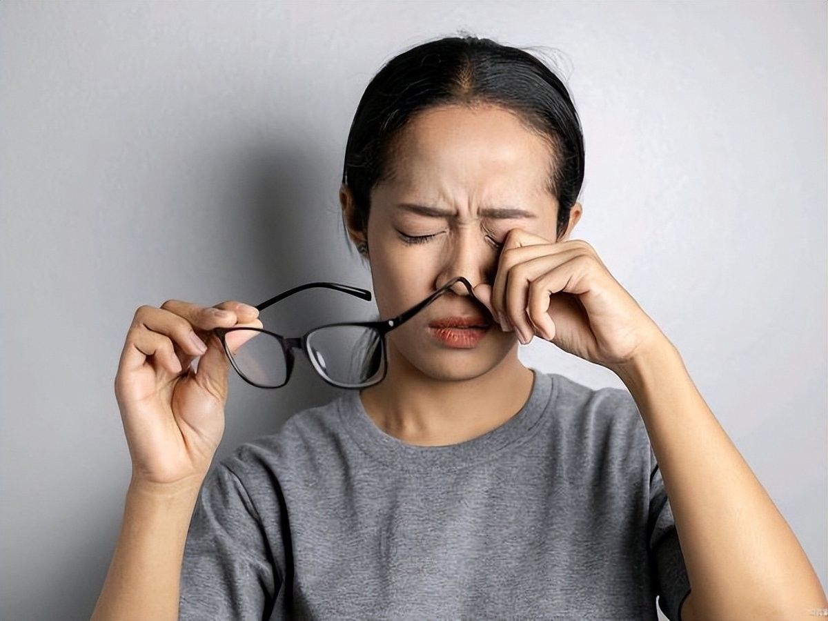 眼斑魚是癌癥早期癥狀（“眼斑魚”是癌癥早期癥狀，醫(yī)生提醒：眼睛出現(xiàn)4種變化）