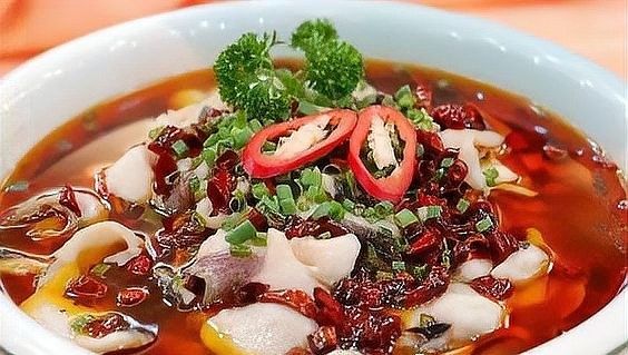 龍魚片有哪些家常做法（大廚教你龍魚片的家常做法，外脆內(nèi)嫩皮特美味，香噴下飯）
