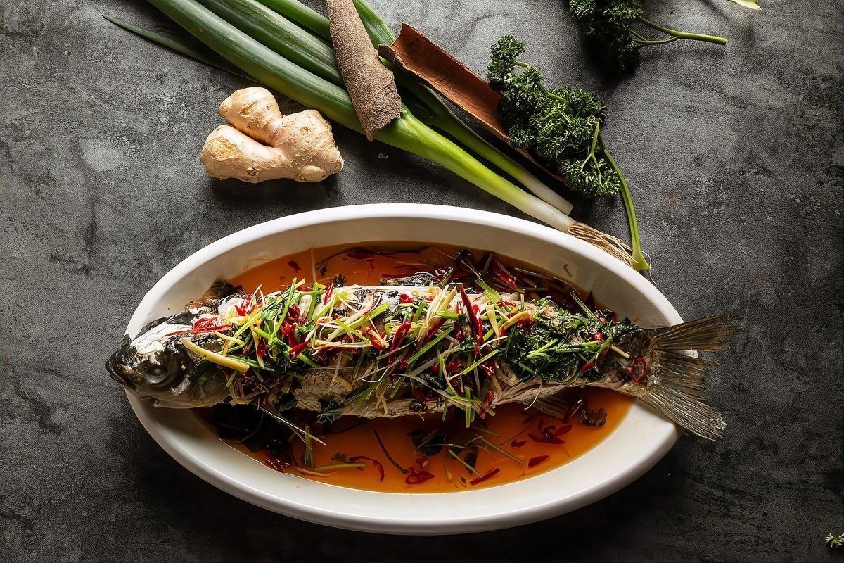 金龍魚被清蒸后，其肉質如何（金龍魚清蒸后的肉質變化）