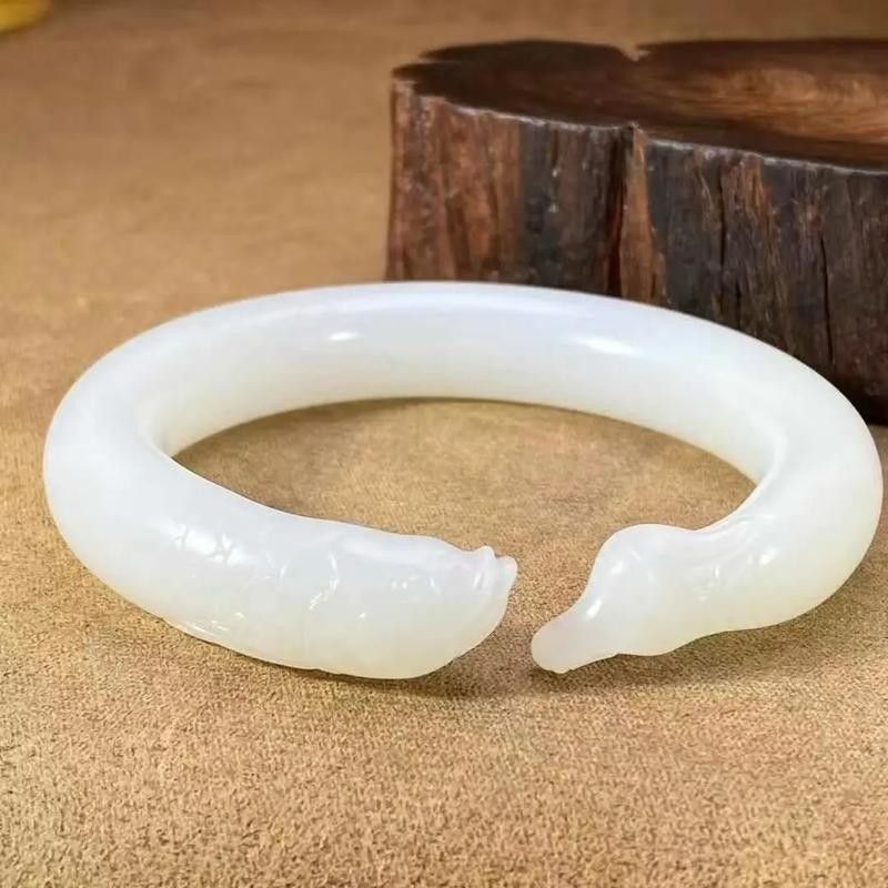 和田玉龍魚手鐲有哪些款式？（和田玉龍魚手鐲哪個品牌好） 和田玉龍魚手鐲有哪些款式？（和田玉龍魚手鐲哪個品牌好） 龍魚百科 第6張