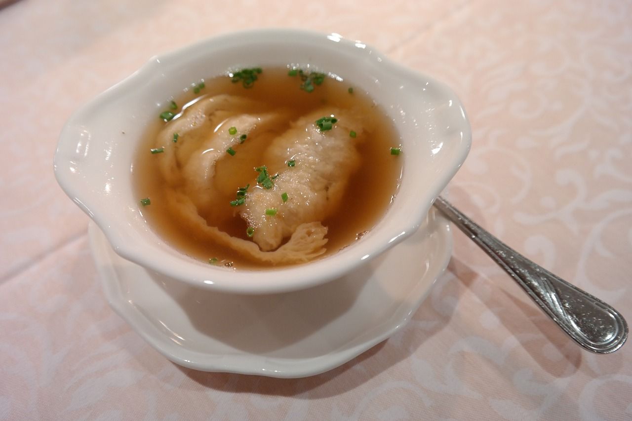 金龍魚能活多久（在金龍魚存活的缸里放了適量的高錳酸鉀，水）
