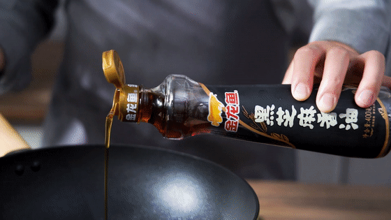 純黑缸養(yǎng)金龍魚好嗎（金龍魚用黑缸還是白缸好？）