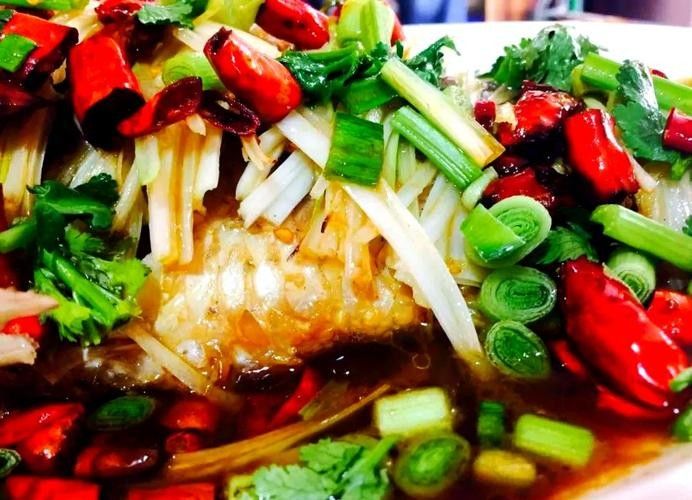 河南鞏義市備受推崇的魚餐廳：山城鮮魚莊的聯系方式（鞏義有哪些美食？）