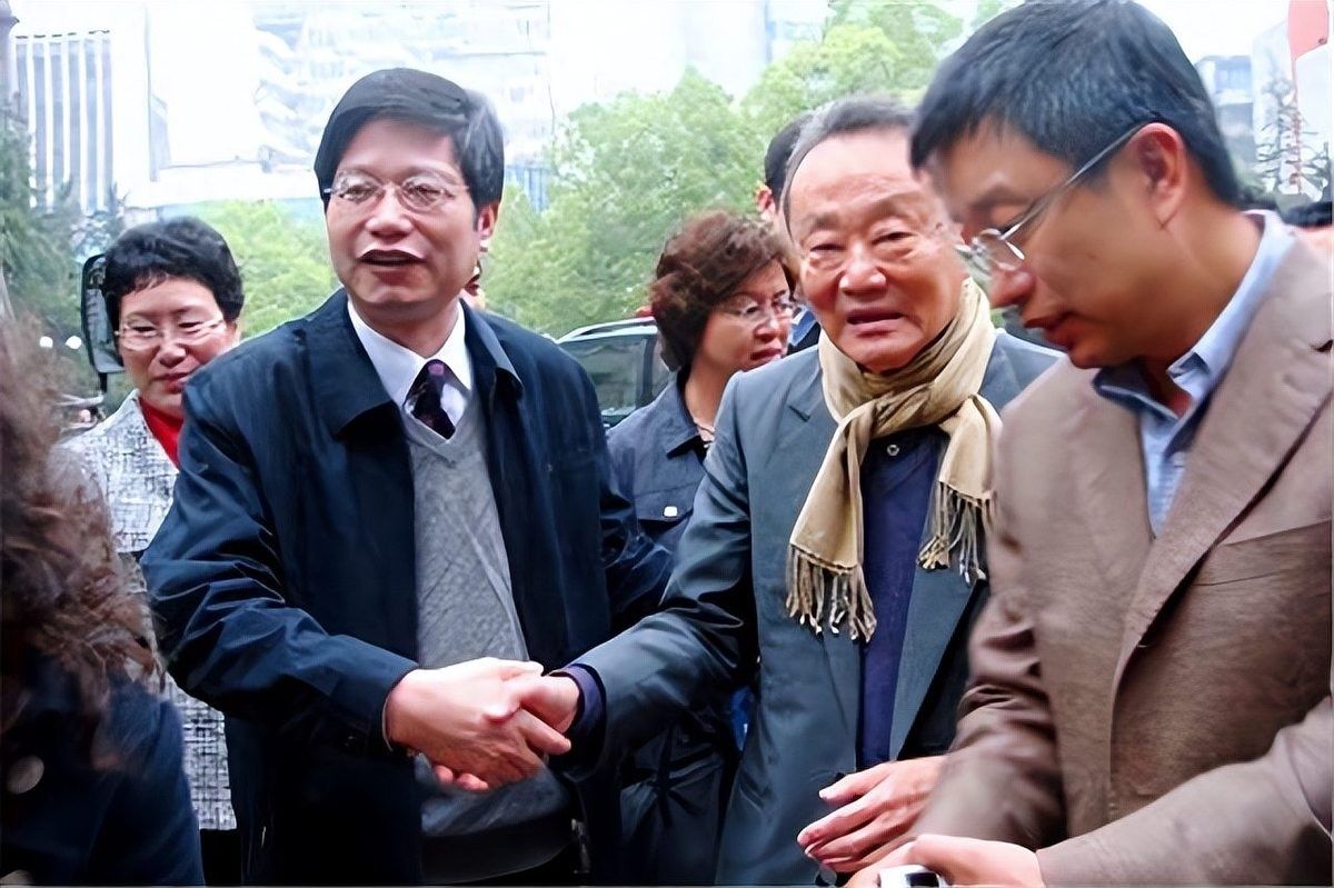 潮陽金龍魚有哪些產品？如何區分正品？（潮陽金龍魚與正牌金龍魚對比圖潮陽金龍魚與正牌金龍魚對比圖）