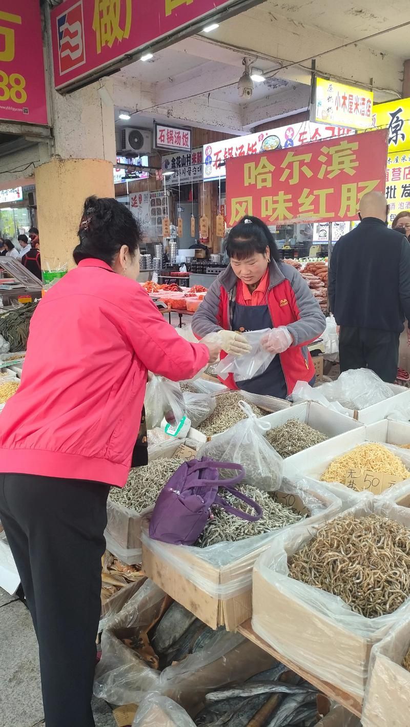 南昌龍魚批發(fā)市場有哪些知名商戶？，南昌龍魚市場商戶對比表