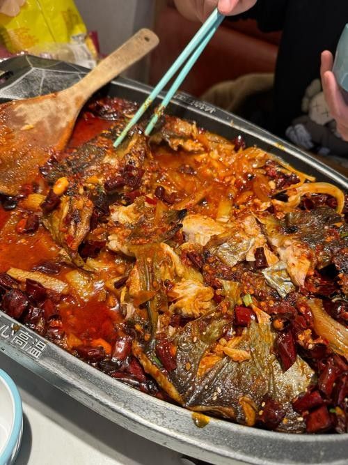 荊州沙市江邊魚莊，以魚雜火鍋等魚類菜品聞名，性價比高，荊州吃魚天花板