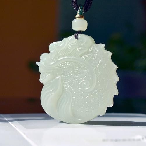 龍魚，又稱為青海湖裸鯉，是青海湖生態(tài)系統(tǒng)的核心物種，20-30公分龍魚飼養(yǎng)技巧與注意事項