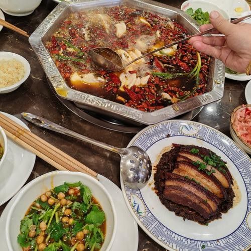 閬中有哪些值得吃魚的地點？（閬中吃魚十大排名雙寶樂媽早教四川閬中吃魚十大排名）