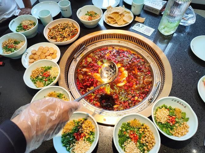 閬中有哪些值得吃魚的地點？（閬中吃魚十大排名雙寶樂媽早教四川閬中吃魚十大排名）