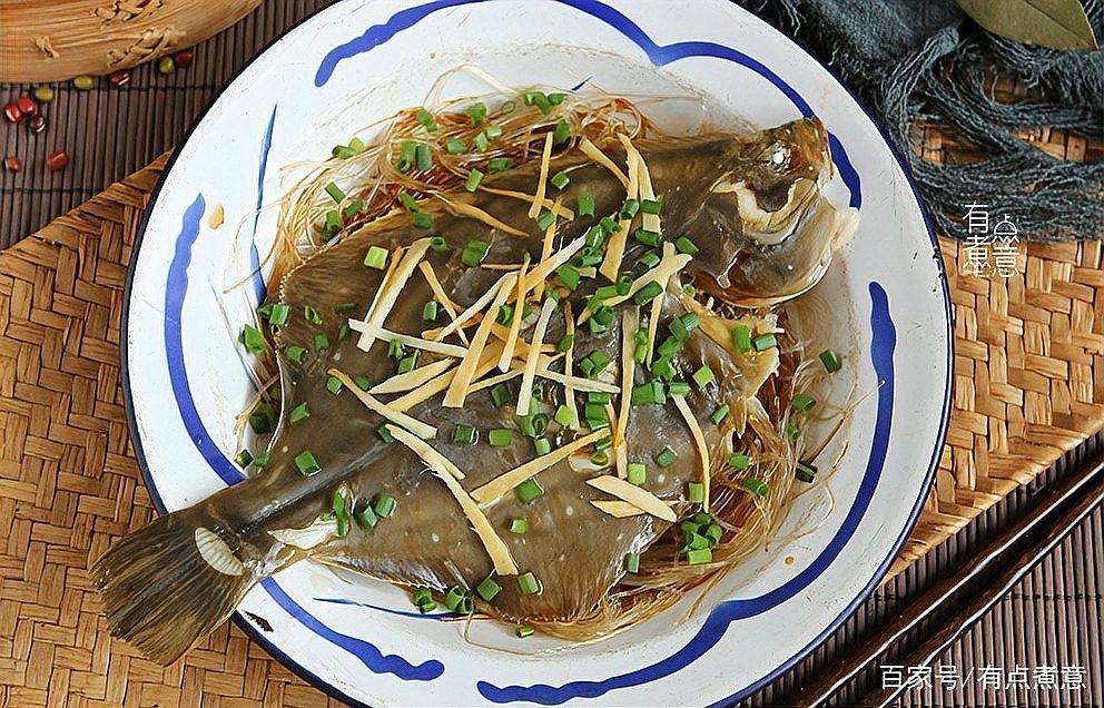 鰈魚(yú)海鮮批發(fā)、促銷價(jià)格、產(chǎn)地貨源（青島馬路邊煎鰈魚(yú)25元一條嗶哩嗶哩嗶哩嗶哩）